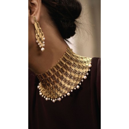 Choker and earrings.